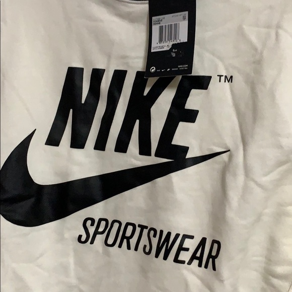 Nike sweatshirt - Picture 2 of 3